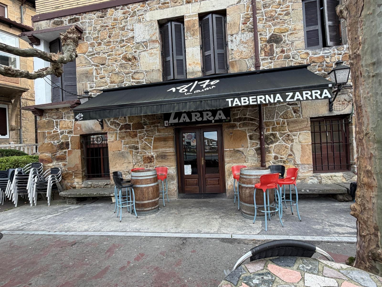 Interior tradicional vasco de Taberna Zaharra